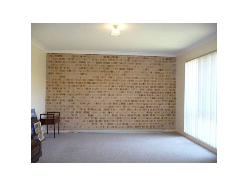 2/3 Harbour Blvd, Bomaderry NSW 2541