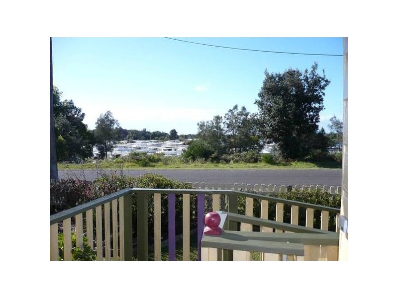 26 McIntosh Street, Shoalhaven Heads NSW 2535