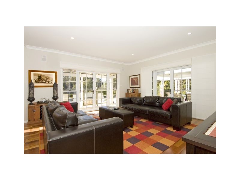 38 Elvin Drive, Bomaderry NSW 2541