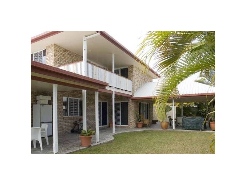 18 Sam Bezzina Drive, Beaconsfield QLD 4740