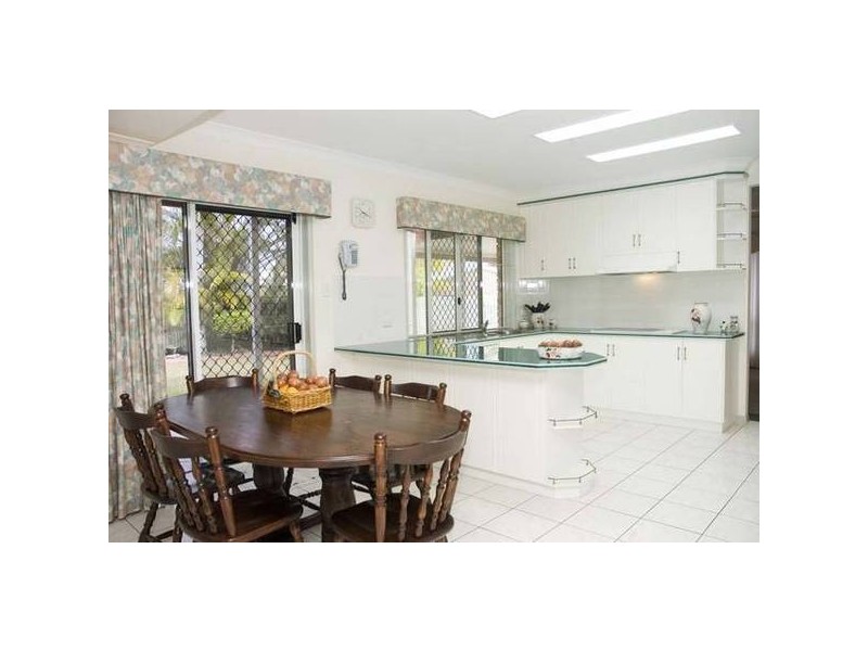 18 Sam Bezzina Drive, Beaconsfield QLD 4740