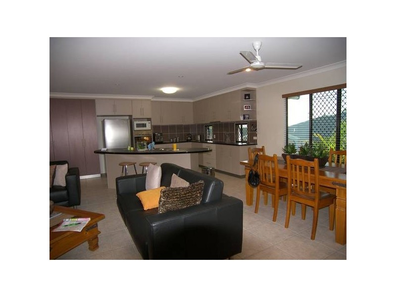 3 Cooper Court, Rural View QLD 4740