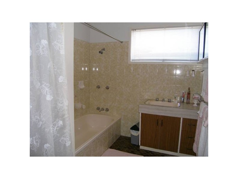 1 Pharlap Parade, Ooralea QLD 4740