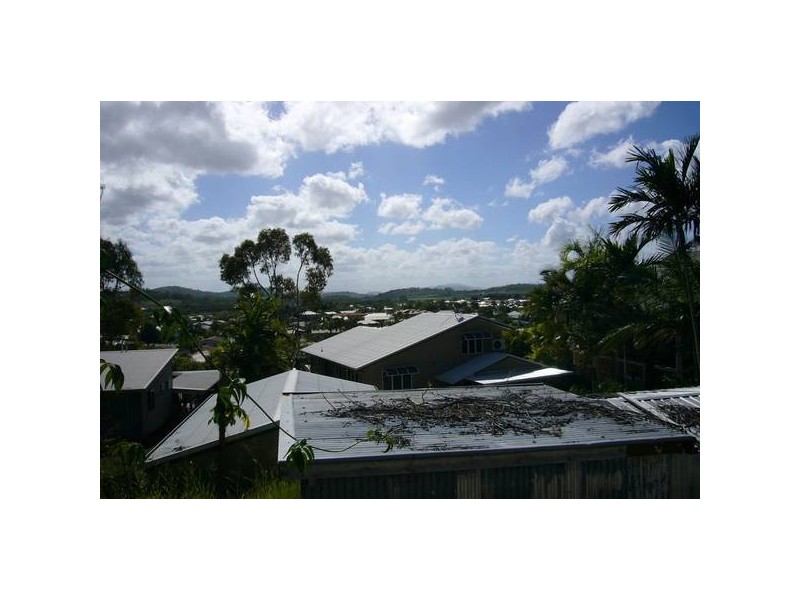 35 Murrays Road, Glenella QLD 4740