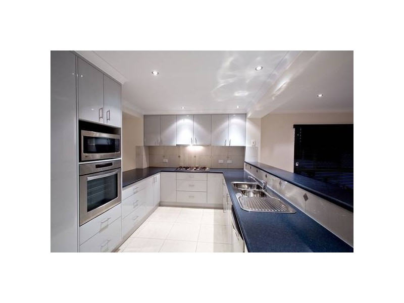 9 Helvellyn Street, Rural View QLD 4740