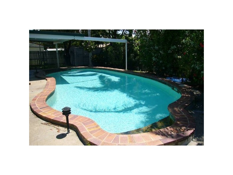 4 Hillside Terrace, Mount Pleasant QLD 4740