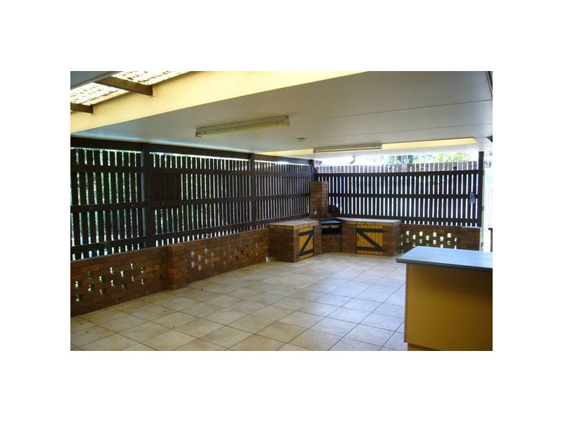 4 Hillside Terrace, Mount Pleasant QLD 4740