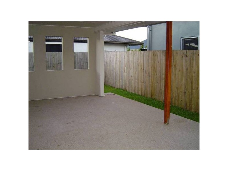 15 Rosemoor Crt, Glenella QLD 4740