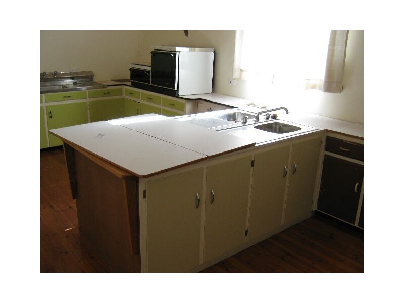 Cnr DeCourcey Street and West Terrace, Bordertown SA 5268