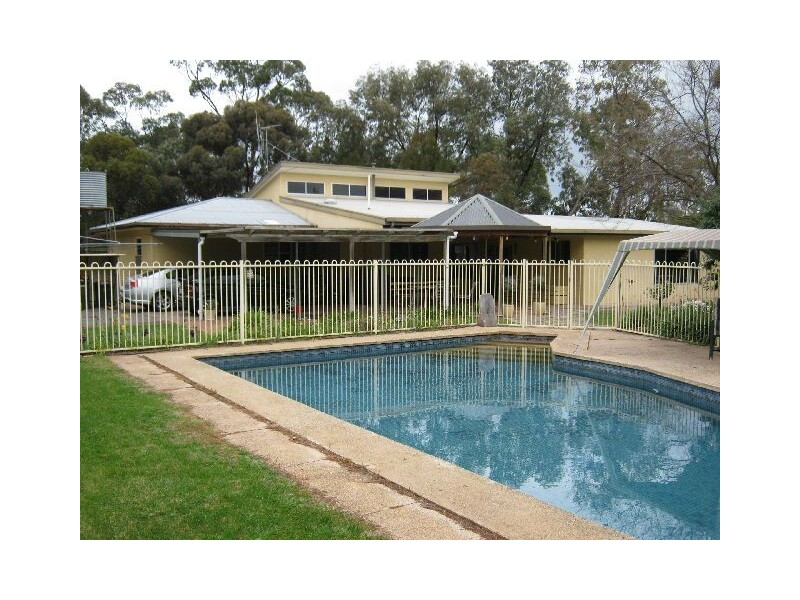 4 Seventh Street, Bordertown SA 5268
