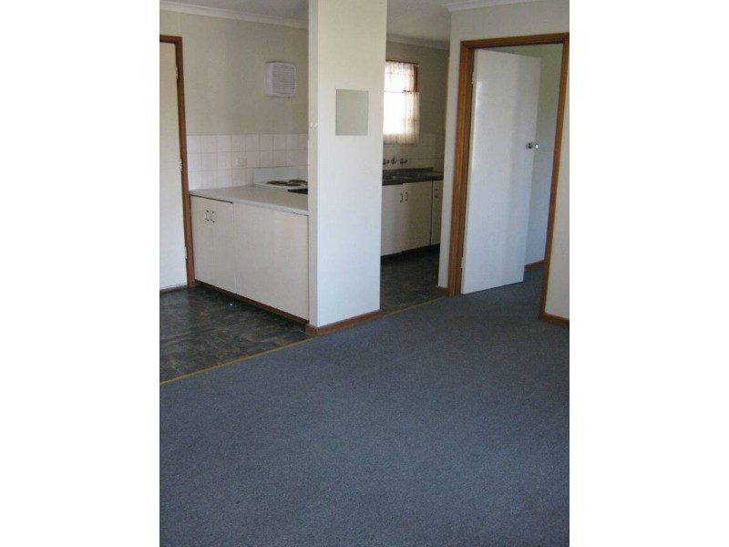 37 Tolmer Tce, Bordertown SA 5268