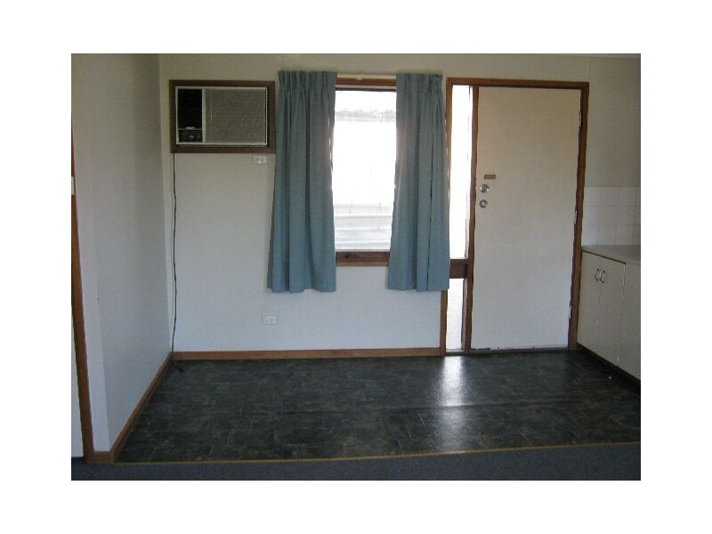 37 Tolmer Tce, Bordertown SA 5268