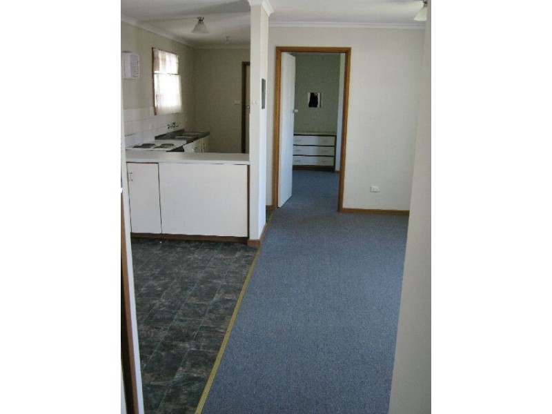 37 Tolmer Tce, Bordertown SA 5268