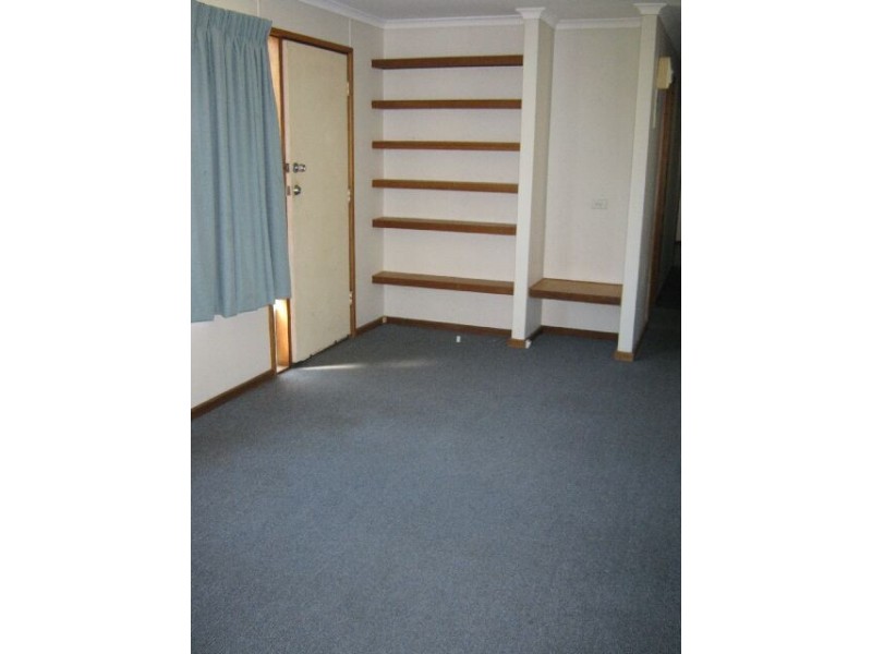 37 Tolmer Tce, Bordertown SA 5268