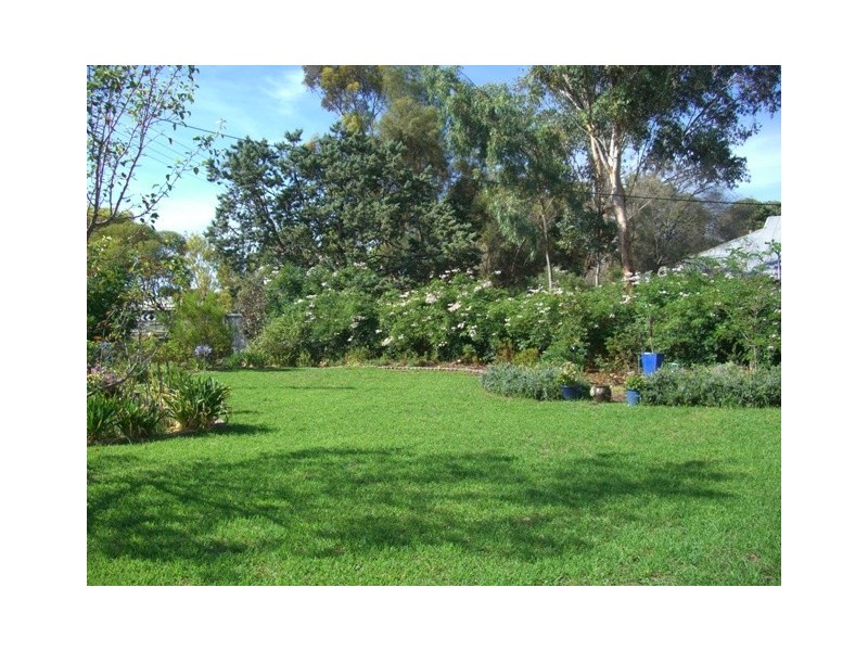 2 Memorial Ave, Keith SA 5267