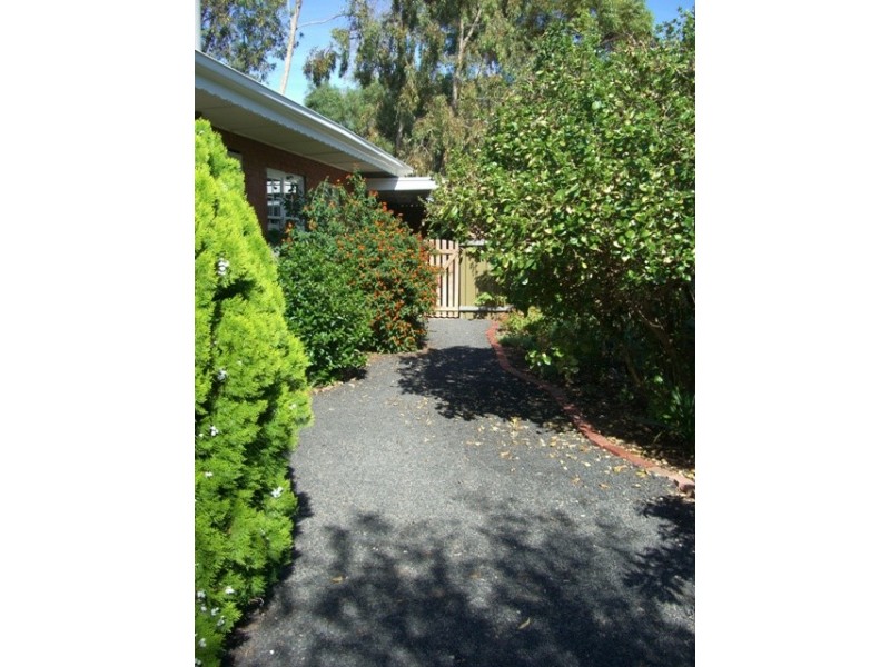 2 Memorial Ave, Keith SA 5267