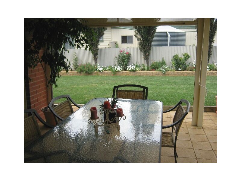 140 Victoria Parade, Bordertown SA 5268