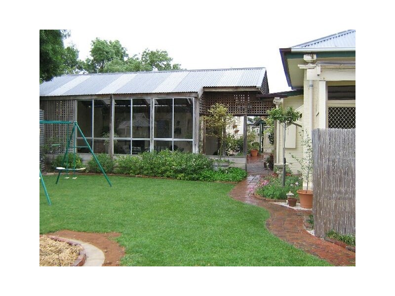 79 West Terrace, Bordertown SA 5268