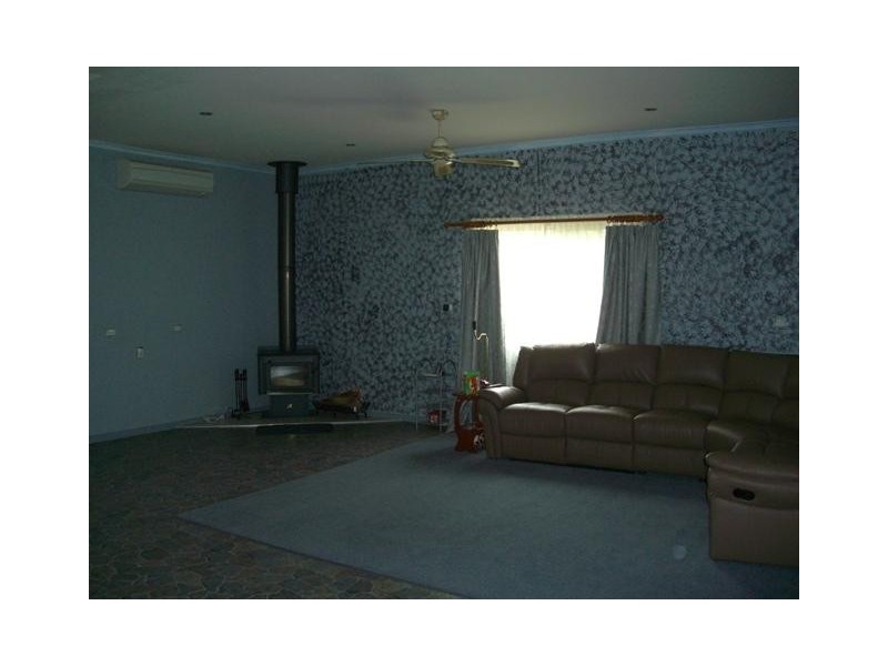 132 Dukes Highway, Keith SA 5267