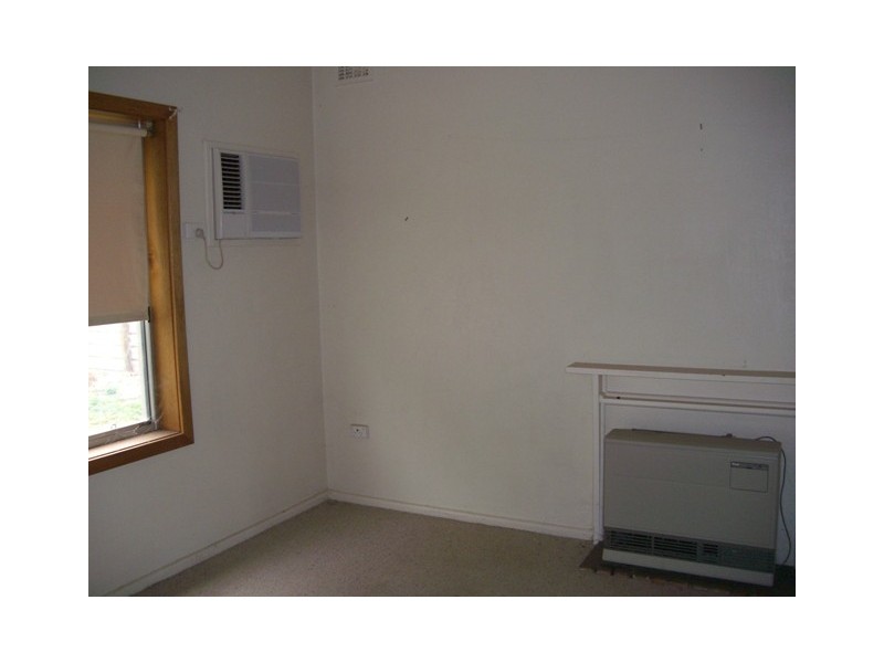 18 Poplar Ave, Keith SA 5267