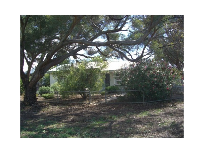 11 Fifth st, Keith SA 5267