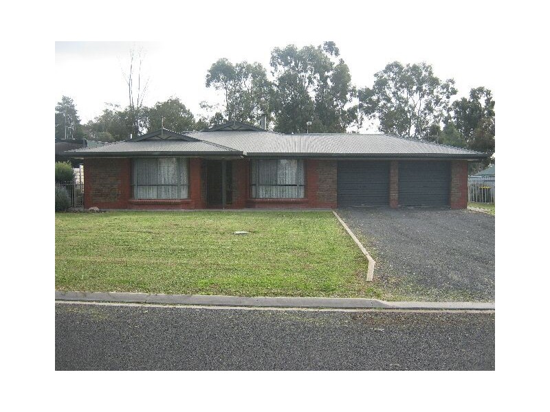 33 Creecoona Terrace, Bordertown SA 5268