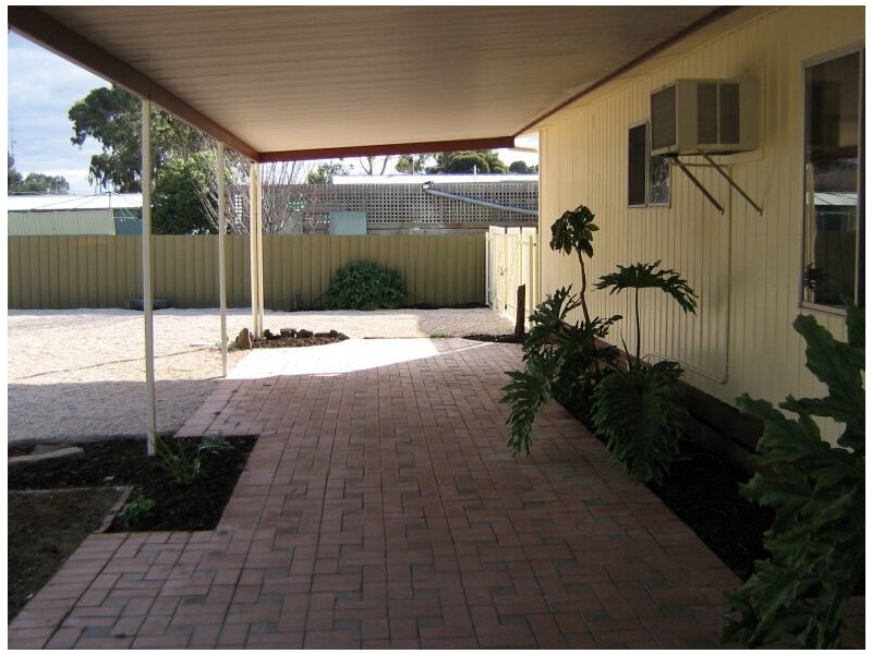 206 Victoria Parade, Bordertown SA 5268