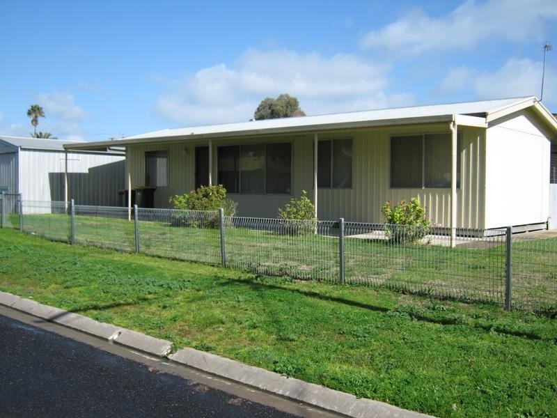 39 Tolmer Tce, Bordertown SA 5268