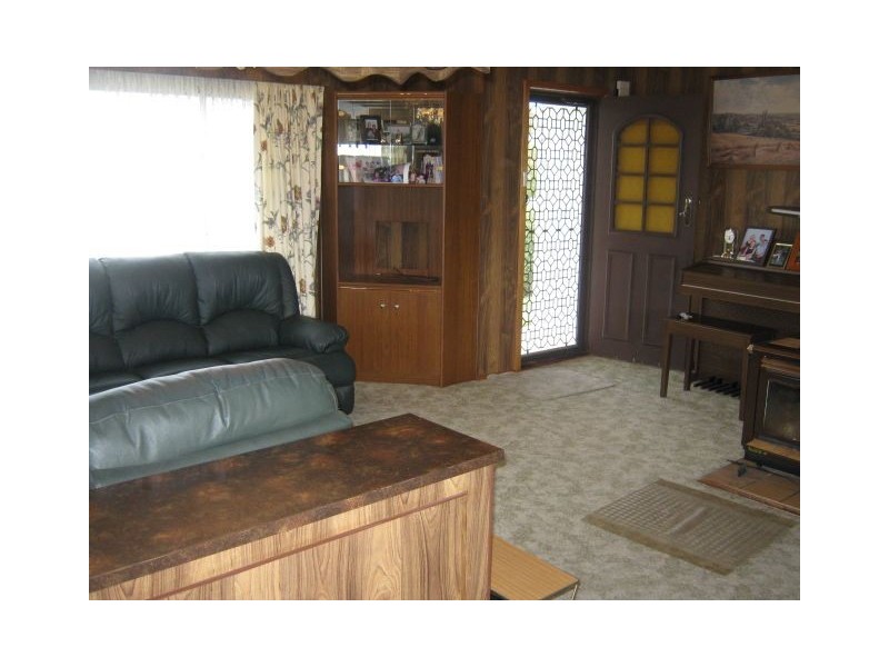 54 Venn Ave, Bordertown SA 5268