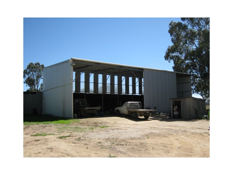 00 Leaches Road, Bordertown SA 5268