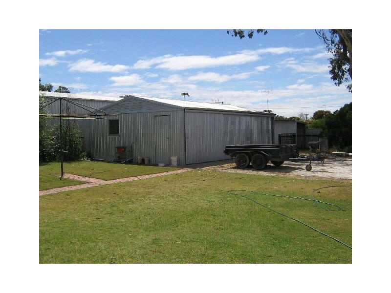 20 Fourth Street, Bordertown SA 5268