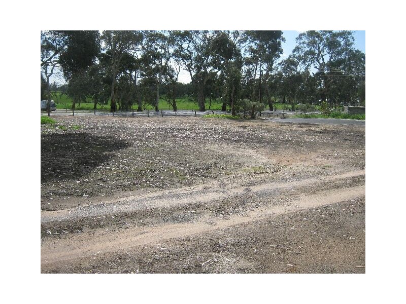 100 Dukes Hwy (Cnr Marian St), Bordertown SA 5268