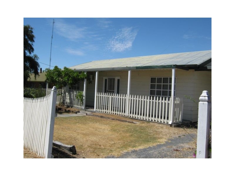 38 Tolmer Tce, Bordertown SA 5268