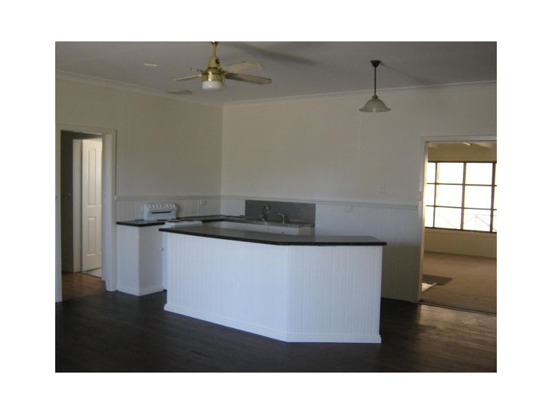 38 Tolmer Tce, Bordertown SA 5268