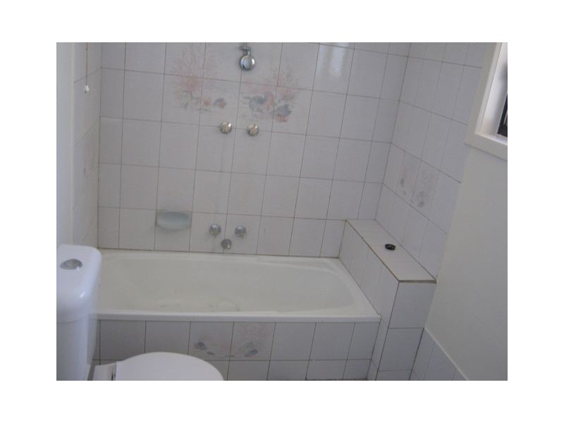 38 Tolmer Tce, Bordertown SA 5268