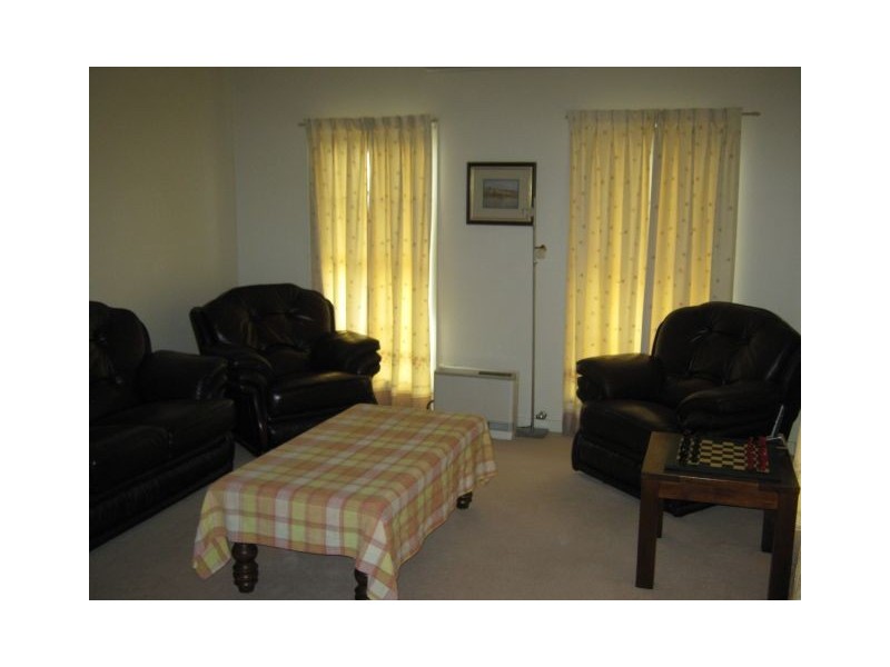 18 Dinning Tce, Bordertown SA 5268