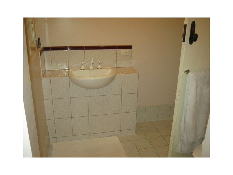 18 Dinning Tce, Bordertown SA 5268