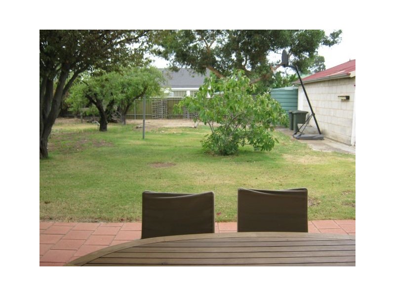 18 Dinning Tce, Bordertown SA 5268