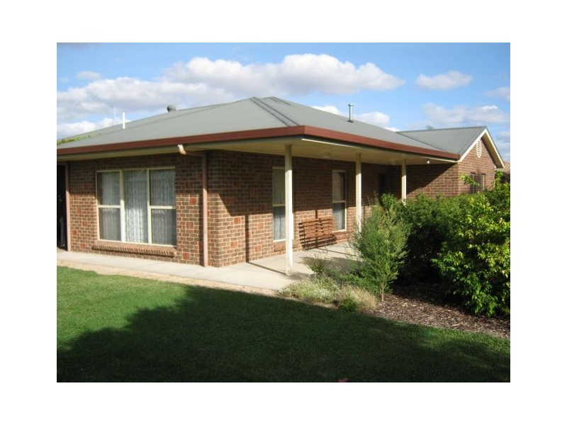 18 Peake Street, Bordertown SA 5268