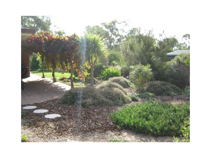 18 Peake Street, Bordertown SA 5268
