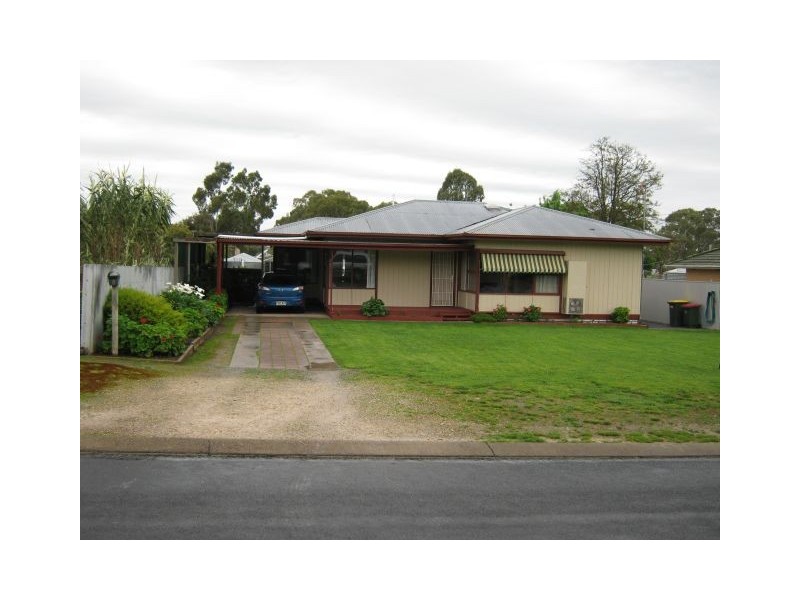 8 Fourth Street, Bordertown SA 5268