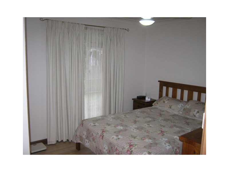 8 Fourth Street, Bordertown SA 5268
