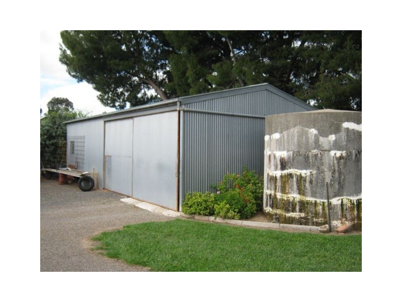 2 Albert Parade, Bordertown SA 5268