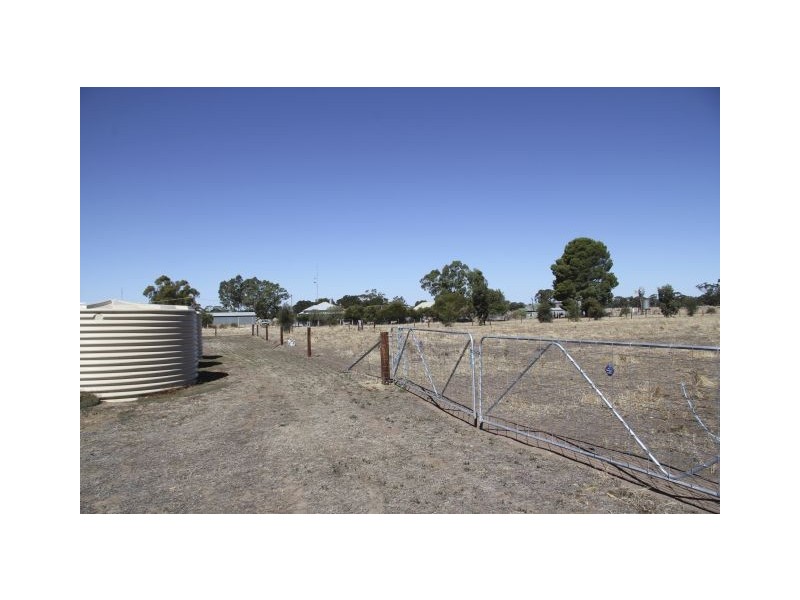 14 Hilliers Road, Mundulla SA 5270