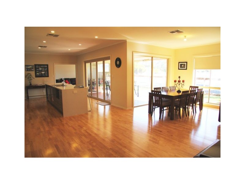 14 Hilliers Road, Mundulla SA 5270