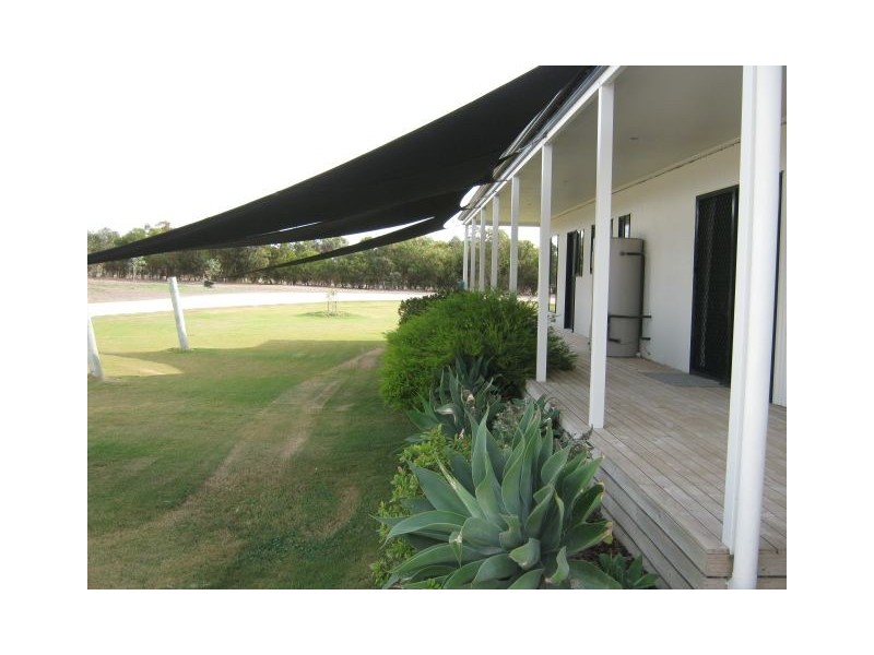 115 Golf Course Road, Bordertown SA 5268