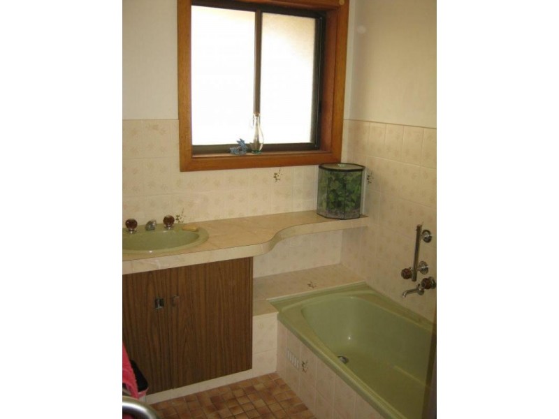 63 Venn Avenue, Bordertown SA 5268