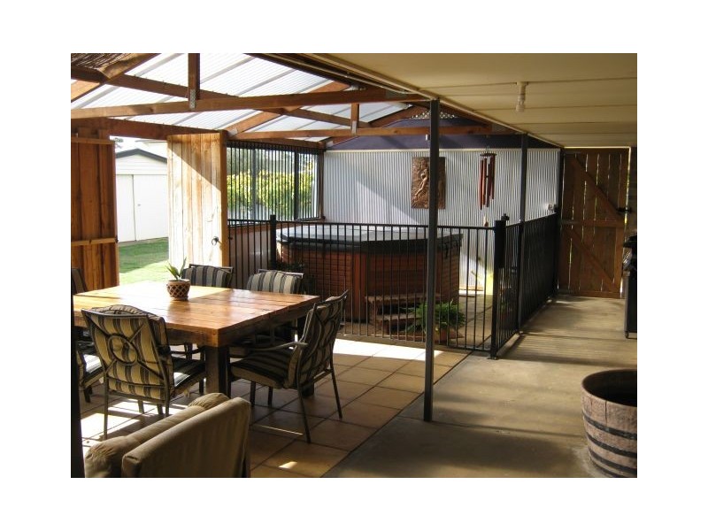 63 Venn Avenue, Bordertown SA 5268