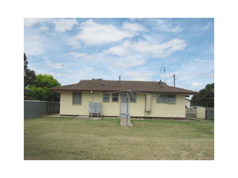 13 Baker Street, Bordertown SA 5268