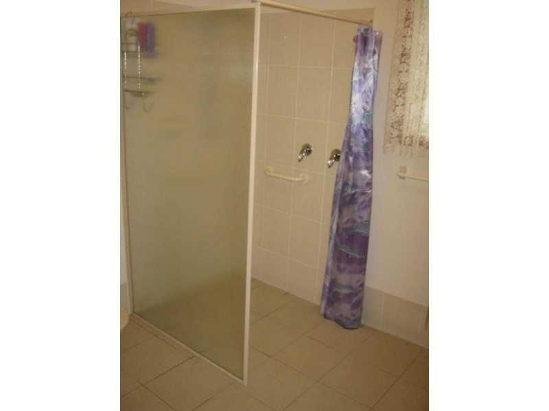 8 Fourth St, Bordertown SA 5268